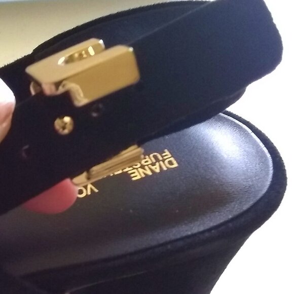 NWB Sz 7.5 ~ Diane von Furstenberg ~ Chic & Upscale Black Strappy Suede Sandals - Picture 10 of 13